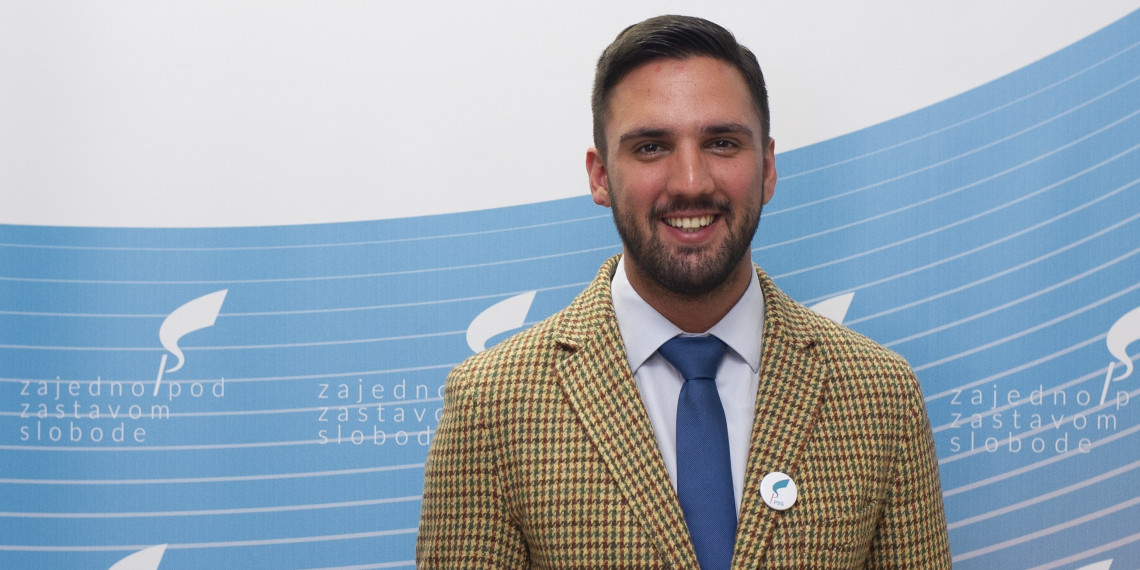 Stefan Simić – Batinaši ispred Predsedništva imaju slične manire kao oni čije interese štite