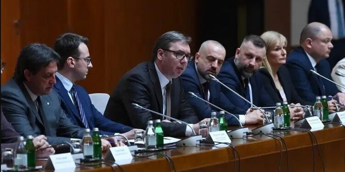 Pavle Grbović-Zašto se Vučić sastaje sa Milanom Radoičićem?